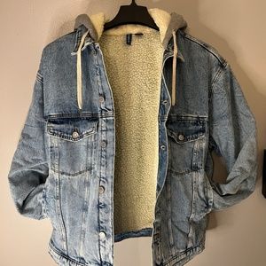 Denim Jacket with Sherpa Lining - H&M - Sz Medium